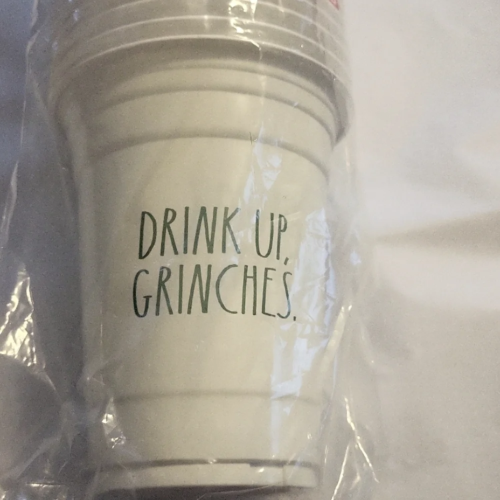 Drink Up Grinches 20 piece Plastic Disposable Drinking Cups